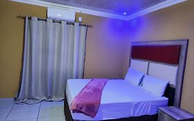 Francos Guest Lodge Accommodation